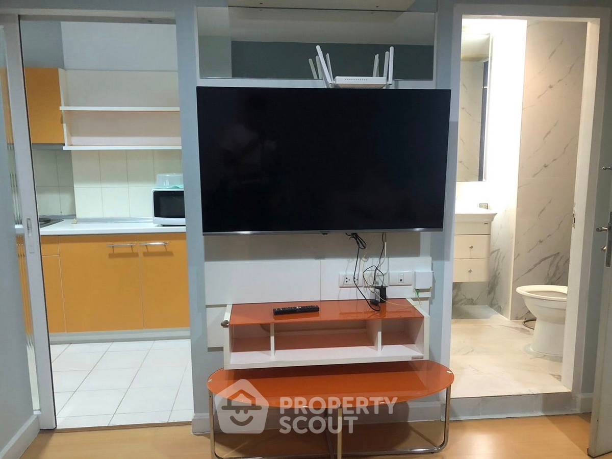 picture 1-BR Condo at Life @ Ratchada-Huaikwang near MRT Sutthisan (ID 2414779) - 11/12