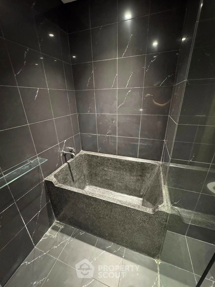 picture 2-BR Condo at Siamese Gioia near MRT Phetchaburi (ID 2258711) - 4/8