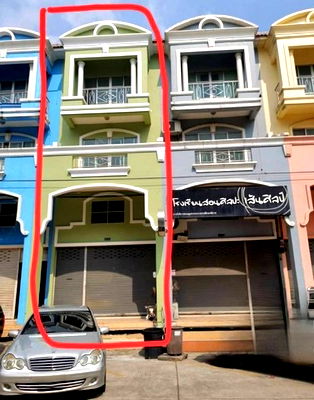 Shophouses for rent Rom Klao Road : FOR RENT  COMMERCIAL BUILDING PROPERTY  16000 BAHT per MONTH