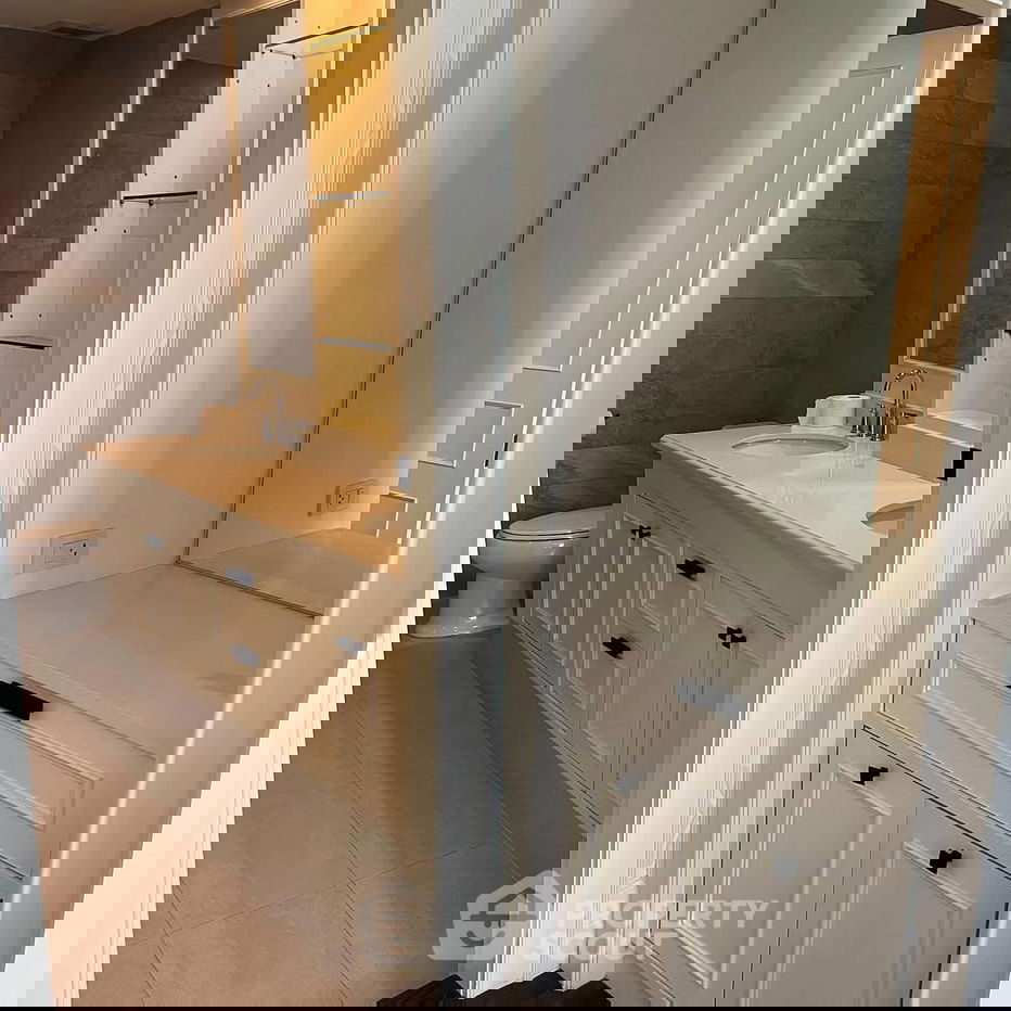 picture 2-BR Condo at Somkid Gardens Condominium near BTS Chit Lom (ID 2400813) - 8/9