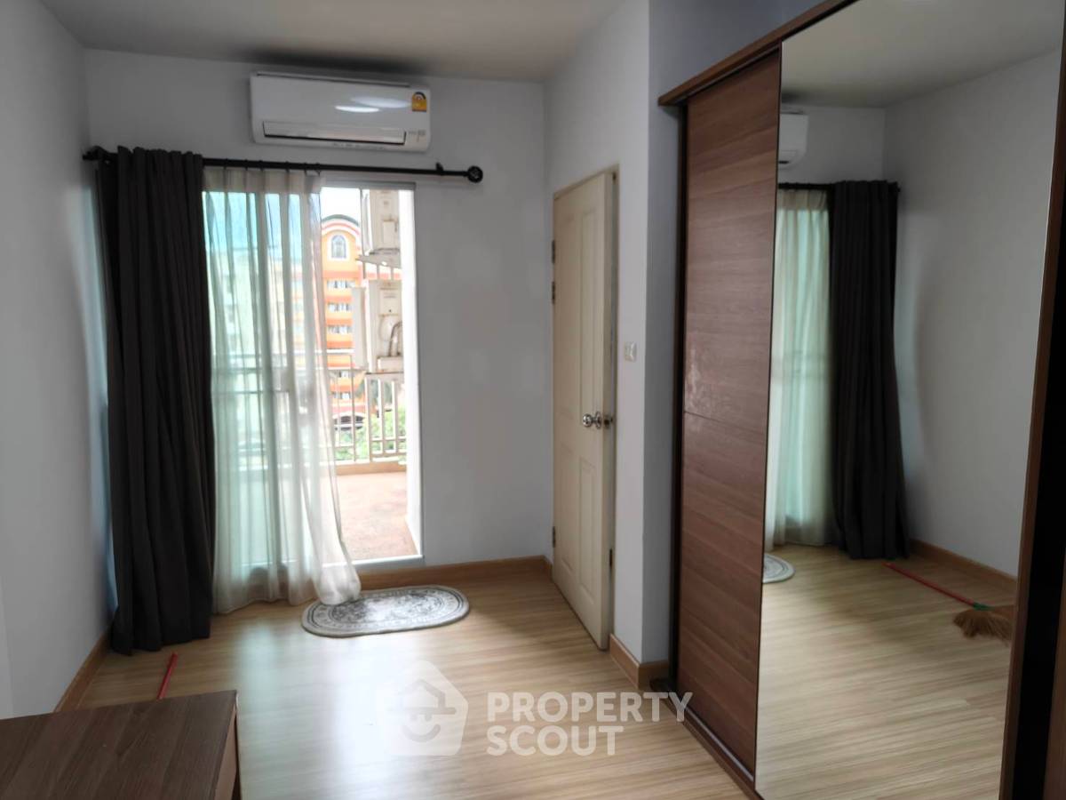 picture 1-BR Condo at Supalai Park Ratchayothin near BTS Ratchayothin (ID 1545891) - 17/18