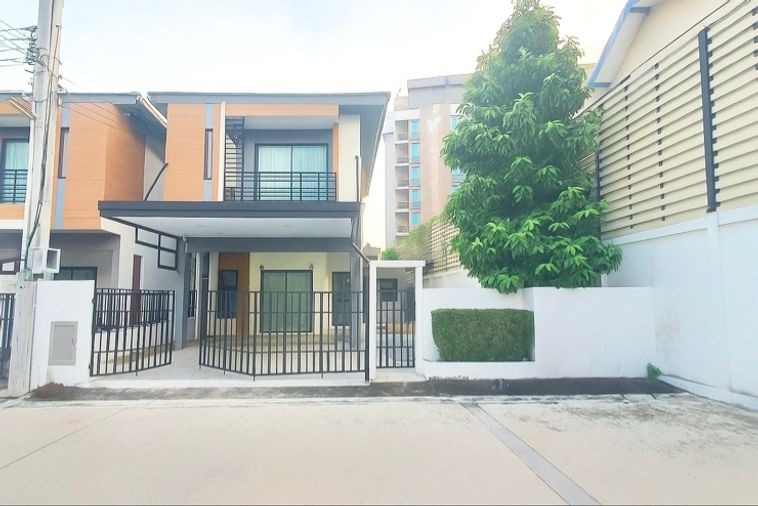 ให้เช่าบ้านเรสท์ วิลเลจ บาย ไพโรจน์กิจจา (Rest Village By Phairojkijja) อยู่ถนนบางนา-ตราด กม.9 ซอยวัดสลุด ต.บางพลีใหญ่