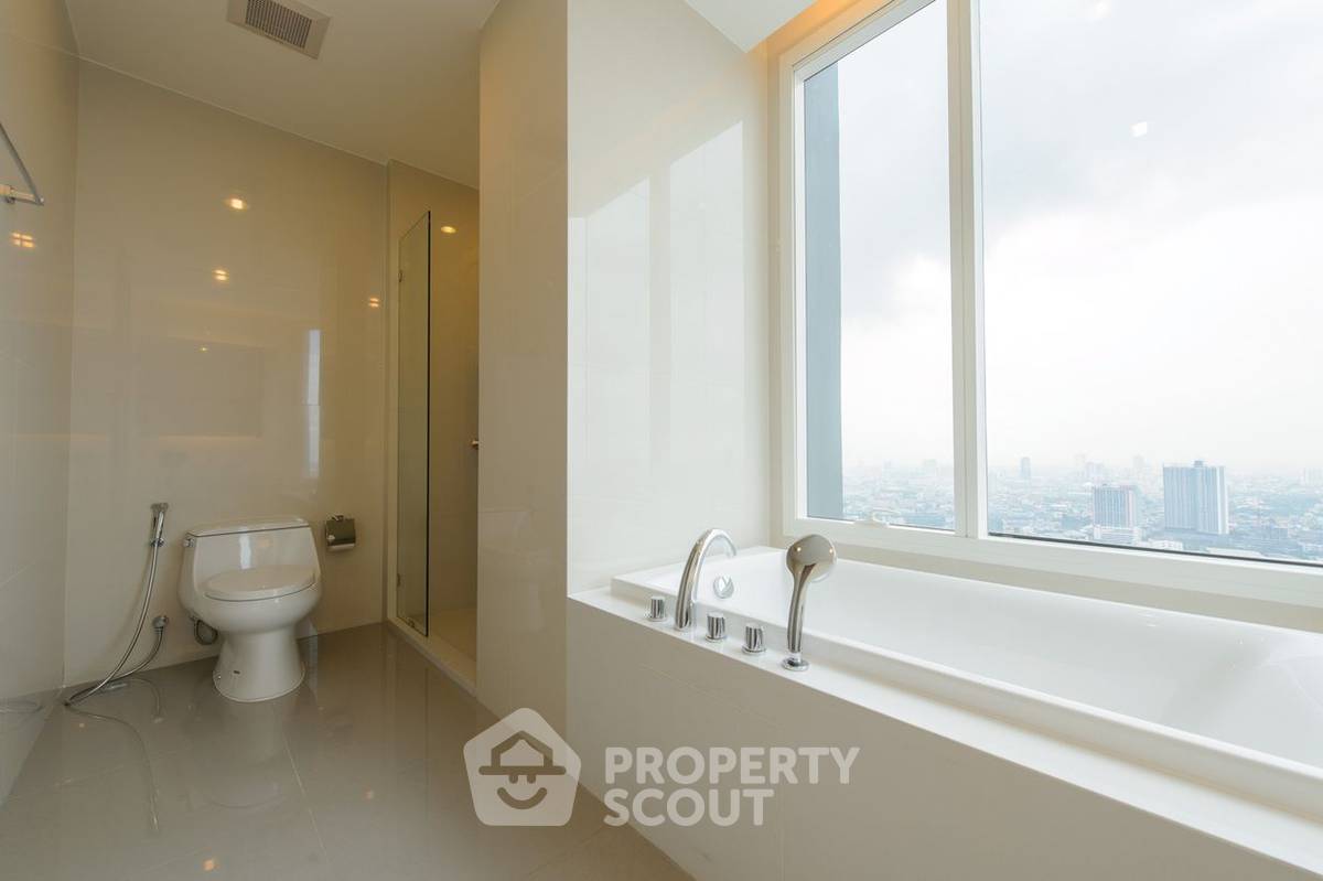 picture 3-BR Condo at Menam Residences in Wat Phraya Krai (ID 949753) - 17/26