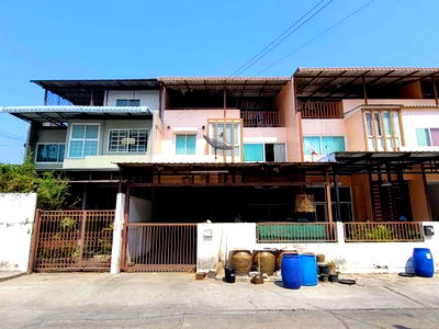 Townhouses for sale Soi On Nut (Sukhumvit 77) : FOR SALE  TOWNHOUSE PROPERTY  2750000 BAHT.