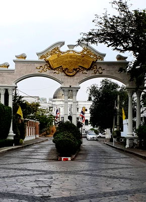 Townhouses for rent Bangkok University : Townhouse 3 beds with garden beside about 5-10min walk BTS On Nut 