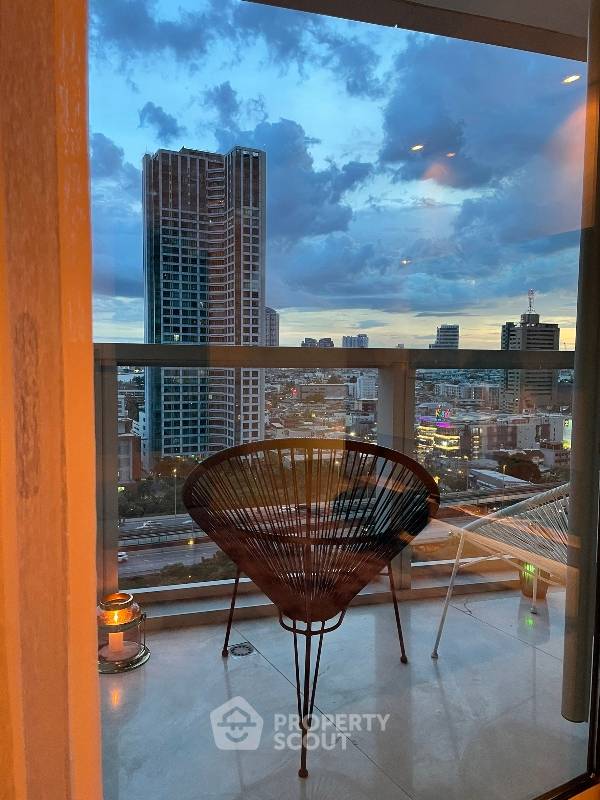 รูป คอนโด 2-ห้องนอน ที่ เดอะ ริเวอร์ คอนโดมิเนียม ใกล้ BTS สะพานตากสิน (ID 928073) - รูปที่ 3/14