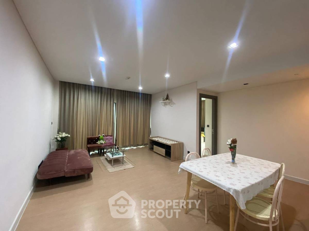 picture 2-BR Condo at The Room Charoenkrung 30 near BTS Saphan Taksin (ID 2393700) - 10/11