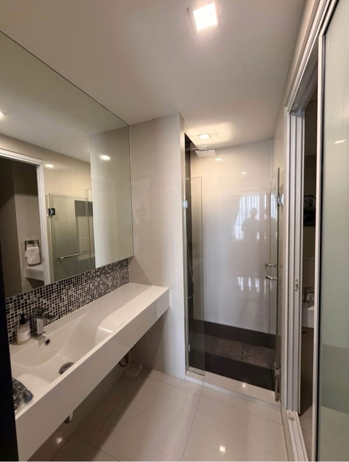 รูป 📍จองด่วน ห้องใหม่ เฟอร์นิเจอร์ เครื่องใช้ไฟฟ้า ครบ!! พร้อมเข้าอยู่🏙️✨ - รูปที่ 4/7