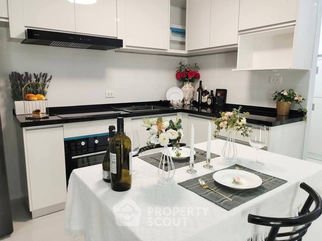 รูป คอนโด 2-ห้องนอน ที่ ยูโร คอนโดมิเนียม พัทยากลาง ใกล้ เมืองพัทยา (ID 2110682) - รูปที่ 3/8