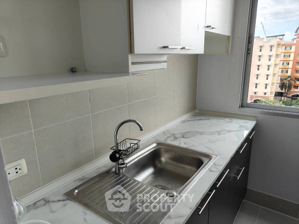 picture 1-BR Condo at Supalai Park Ratchayothin near BTS Ratchayothin (ID 1545891) - 10/18