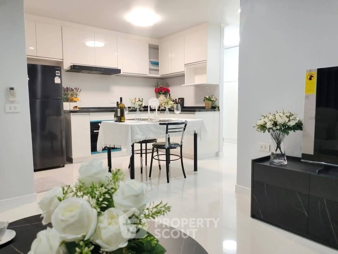 รูป คอนโด 2-ห้องนอน ที่ ยูโร คอนโดมิเนียม พัทยากลาง ใกล้ เมืองพัทยา (ID 2110682) - รูปที่ 2/8