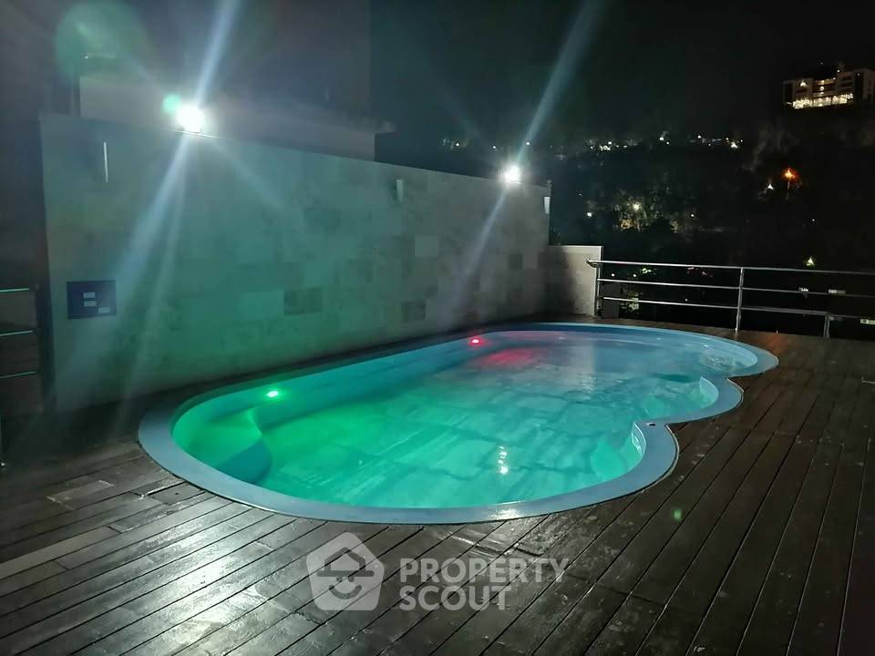 picture Studio Condo at Park Royal 2 Pratumnak close to Phratamnak (ID 2123941) - 14/26