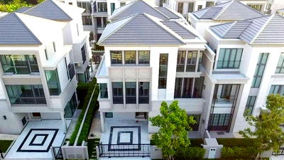 Twin houses for rent Anya Thani Industrial Estate (Gemopolis) : Single house for rent, The See Srinakarin - Bangna (near Ramkhamhaeng 2), 3-storey semi-detached house (pets allowed)