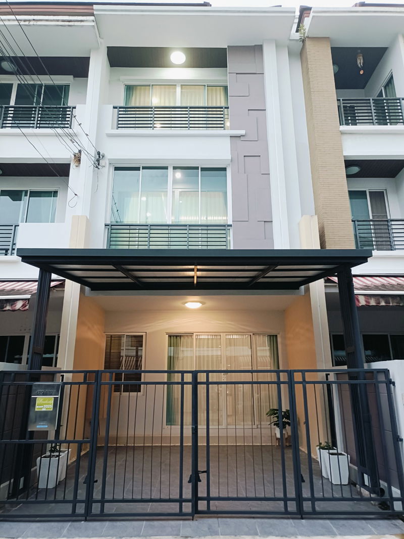 ทาวน์โฮมให้เช่า : short term rental in bangkok near suvarnabhumi airport furnished home for rent