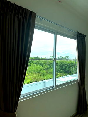 Townhouses for rent Bang Pu Industrial Estate (North) : Townhome for rent at Villaggio 2 Srinakarin Bangna