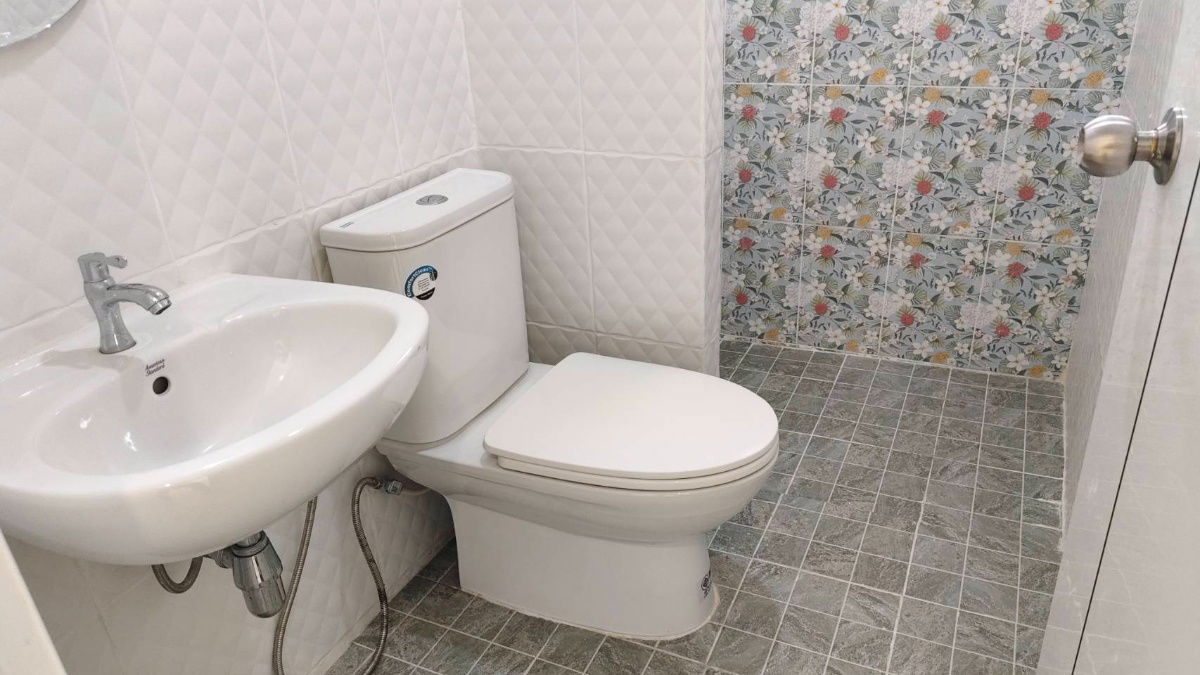 รูป ขายบ้านแฝด 37 ตร.ว #รีโนเวทใหม่พร้อมอยู่ #ใกล้สถานีรถไฟฟ้า รามอินทรา กม.4 เพียง 500 เมตร #รีโนเวททุกส่วน สภาพเหมือนบ้านใหม่ พื้นที่ใช้สอยเยอะ - รูปที่ 14/15