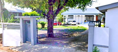 Houses for rent Bangkok Area Revenue Office 7 : Toyota Bangkok DonMueang 100m. Vibhavadi 37-45 BTS KhorPor.3.2km. 322 sq.wa. 1,282 sq.m. 4bed