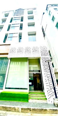 Office for rent Thongsuk College : Pin Ngern Market 300m. Lotus Central Pinklao 500m. Elevator MRT BangYiKhan. 1.1km. 7-story office bu
