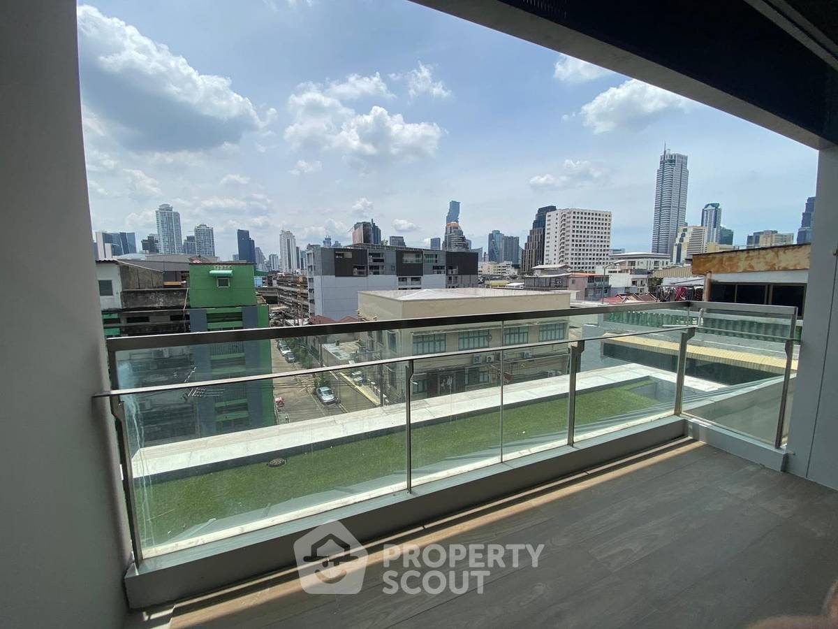 picture 2-BR Condo at The Room Charoenkrung 30 near BTS Saphan Taksin (ID 2393700) - 6/11