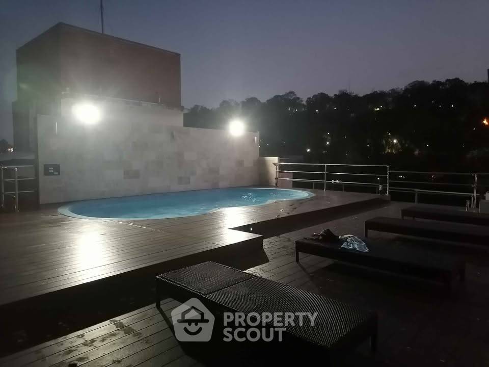 picture Studio Condo at Park Royal 2 Pratumnak close to Phratamnak (ID 2123941) - 24/26