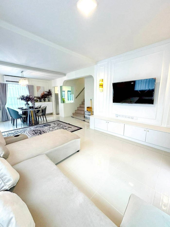 รูป ให้เช่า บ้านเดี่ยว Pool Villa – Villaggio3 ศรีนครินทร์–บางนา บ้านพูลวิลล่า เฟอร์ครบ พร้อมเข้าอยู่ - รูปที่ 3/12