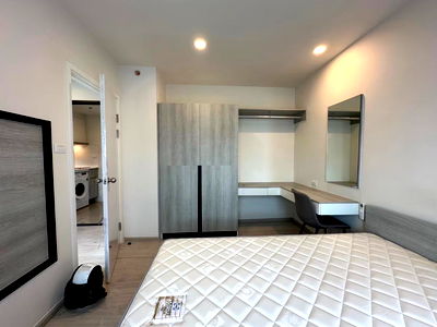 Condos for sale 700 Year Sports Arena Chiang Mai : 🇬🇧 For Sale – Escent Park Ville Chiang Mai 🌿 Corner Unit with City View – Great Investment Opportunity!