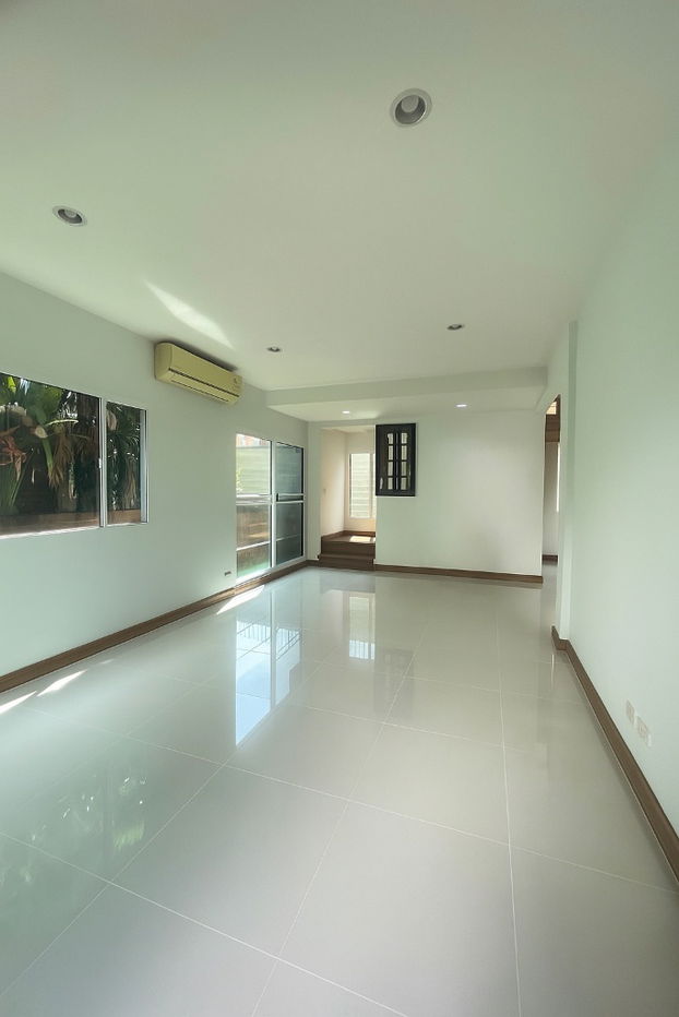 picture 🏡 Newly renovated semi-detached house, ready to move in! - 8/14