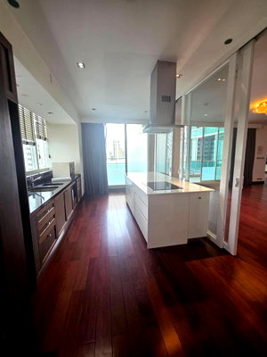 ขายคอนโด : ขายคอนโด เลอรัฟฟิเน่ สุขุมวิท 31