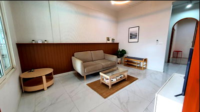 Home office for rent Inthrachai Commercial College : TownHome Ratchada18. 3bed 2bath 150sqm. Line id: @pfagent