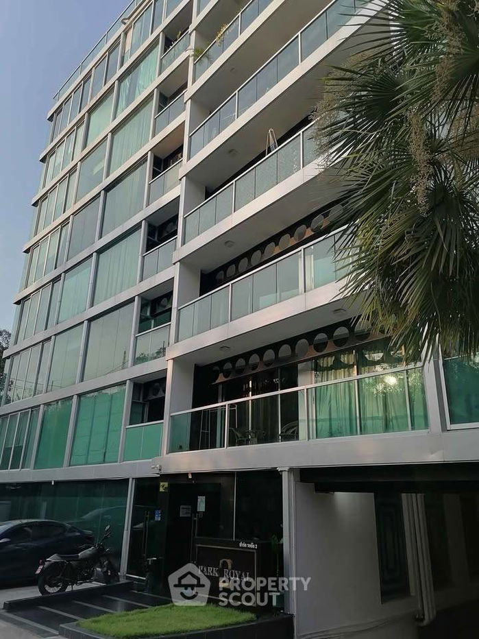 picture Studio Condo at Park Royal 2 Pratumnak close to Phratamnak (ID 2123941) - 12/26