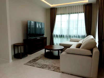 Houses for sale Market Village Suvarnaphumi : Single house for sale, Bang Phli, Setthasiri Bangna, Km. 10, usable area 310 sq m, size 75 sq wa, luxury house