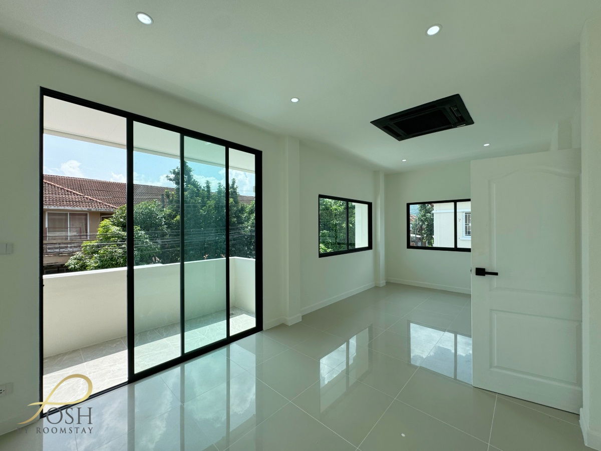 picture Dusitburi Village Located in the Rassada – Samkong area, behind PKRU A high-quality fully renovated semi-detached two-storey house in modern style - 40/43