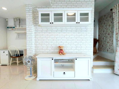 เช่าทาวน์โฮม ถนนร่มเกล้า : ให้เช่าทาวน์เฮ้าส์ 2 ชั้นหลังมุม ใกล้ตลาดบวร สนามบินสุวรรณภูมิ