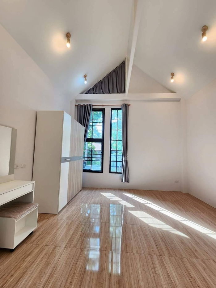 รูป ปล่อยเช่าบ้านใหม่หลังใหญ่ที่ดินกว้างโซนสารภี - หลังเทศบาลขัวมุง ทำเลเยี่ยมบรรยากาศเงียบสงบ ไม่วุ่นวาย ใกล้ถนนใหญ่ หน้าปากซอยมี7-11,ร้านขายของชำ - รูปที่ 16/20