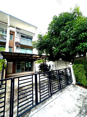 Townhouses for sale Rama 2 Road : 3 storeys, corner unit with side garden Townhouse in Town Avenue Time Tha Kham 16, Samae Dam, Bang Khun Thian