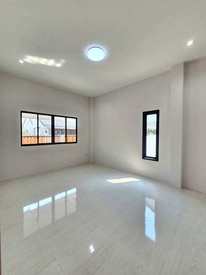 รูป ปล่อยเช่าบ้านใหม่พร้อมเฟอร์ฯ โซนสารภีหลังเทศบาลขัวมุง เดินทางสะดวกมาก หน้าปากซอยมี 7-11 , ตลาดสด - รูปที่ 11/14