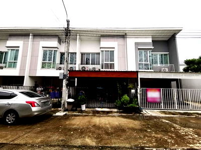 Townhouses for sale Setthabutbamphen Station : FOR SALE  TOWNHOUSE PROPERTY  2400000 BAHT.