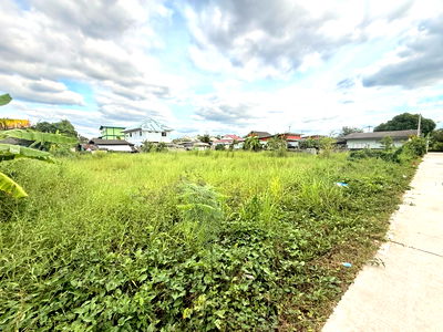 Land for sale Chonburi : Hot Sale!! Land near Sukhumvit and close to Beach Na Jomtien for Sale 