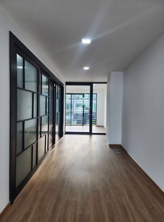 picture For rent, for lease, home office, On Nut, H-Cape Biz Sector, Sukhaphiban 2, cheap price, interested, Line: @951qfbfi - 9/18