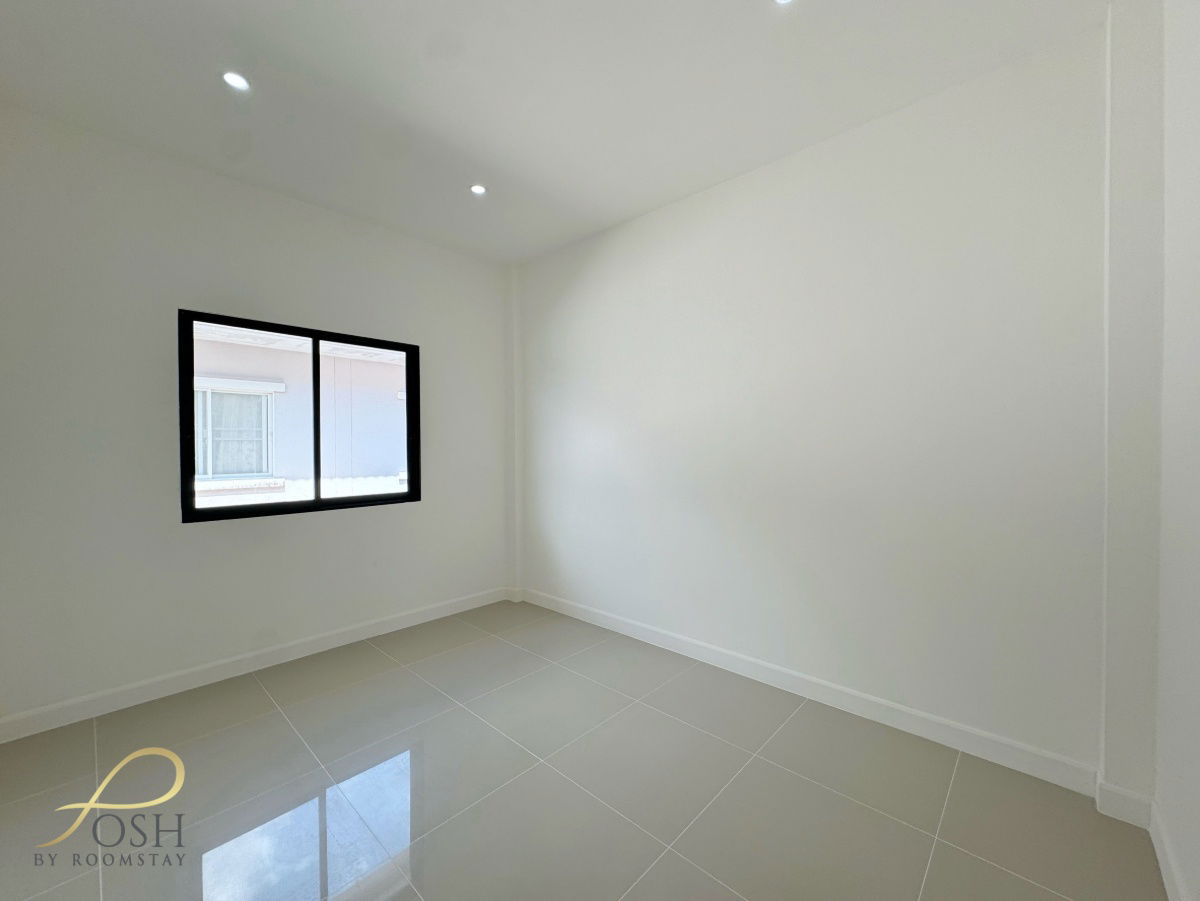 picture Dusitburi Village Located in the Rassada – Samkong area, behind PKRU A high-quality fully renovated semi-detached two-storey house in modern style - 33/43