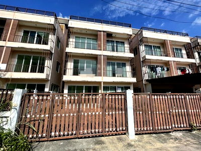 Townhouses for sale Malin Plaza Chiang Mai : FOR SALE  TOWNHOUSE PROPERTY  2800000 BAHT.