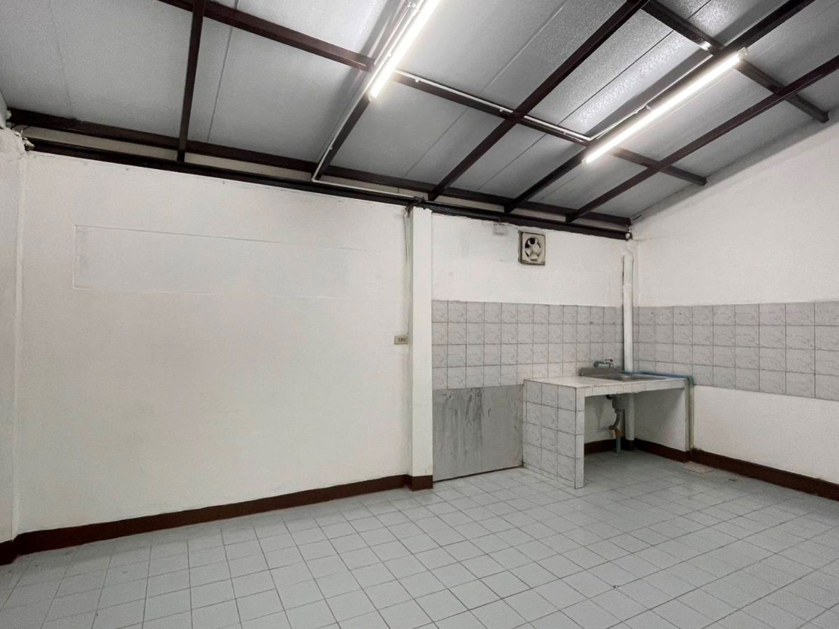 รูป ให้เช่าทาวน์เฮ้าส์ 2 ชั้น ถนนนวลจันทร์ซอย 27 เขตบึงกุ่ม เนื้อที่ 28 ตรว 115 ตรม  - รูปที่ 5/12