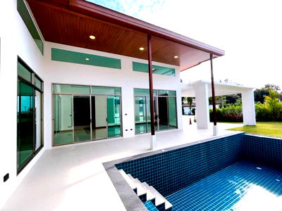 Houses for rent : House 𝐅𝐨𝐫 𝐑𝐞𝐧𝐭 near many International school 🛣️located on the superhighway 📍Saraphi area.