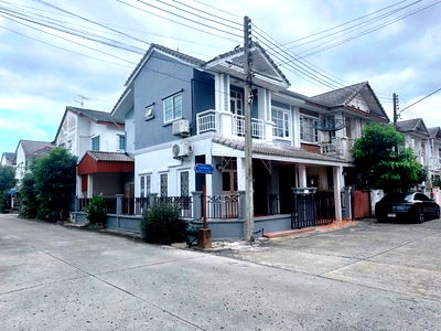 Townhouses for rent Thanyarat School : Baanfha Rangsit klong2 for rent