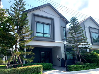 บ้านแฝด ระยอง : ขายบ้านหรูเมืองระยอง ฟรีเฟอร์นิเจอร์ทั้งหลัง 4นอน 3น้ำ 2จอด เริ่ม 5.3 ล้าน @ บริทาเนีย ระยอง