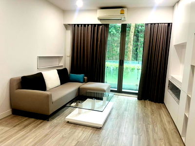 Condos for rent 700 Year Sports Arena Chiang Mai : Luxury condo for rent in the heart of Nimman, corner room, garden view