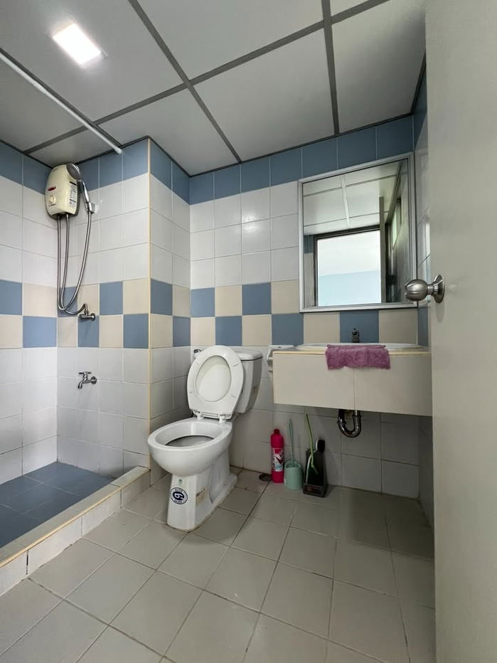 picture Condo for rent, Lum Phini Center, Lad Phrao 111 (Hong Studio), 7th floor, Building A, located on Soi Lad Phrao 111, near the hospital in Ved Thani - 4/7