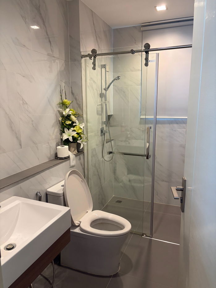 picture 2 Floors Detached House Casa Legend (Kaset-Nawamin), Soi Ram Inthra 14, Bangkok – Prime Location, Move-in Ready, Near Pink Line BTS - 9/30