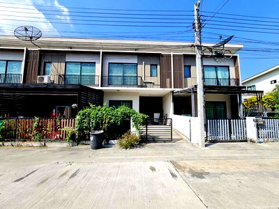 Townhouses for sale Anya Thani Industrial Estate (Gemopolis) : FOR SALE  TOWNHOUSE PROPERTY  2750000 BAHT.