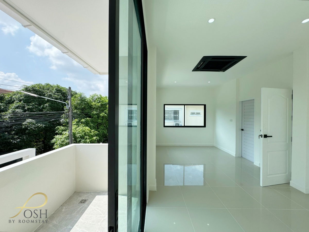 picture Dusitburi Village Located in the Rassada – Samkong area, behind PKRU A high-quality fully renovated semi-detached two-storey house in modern style - 39/43